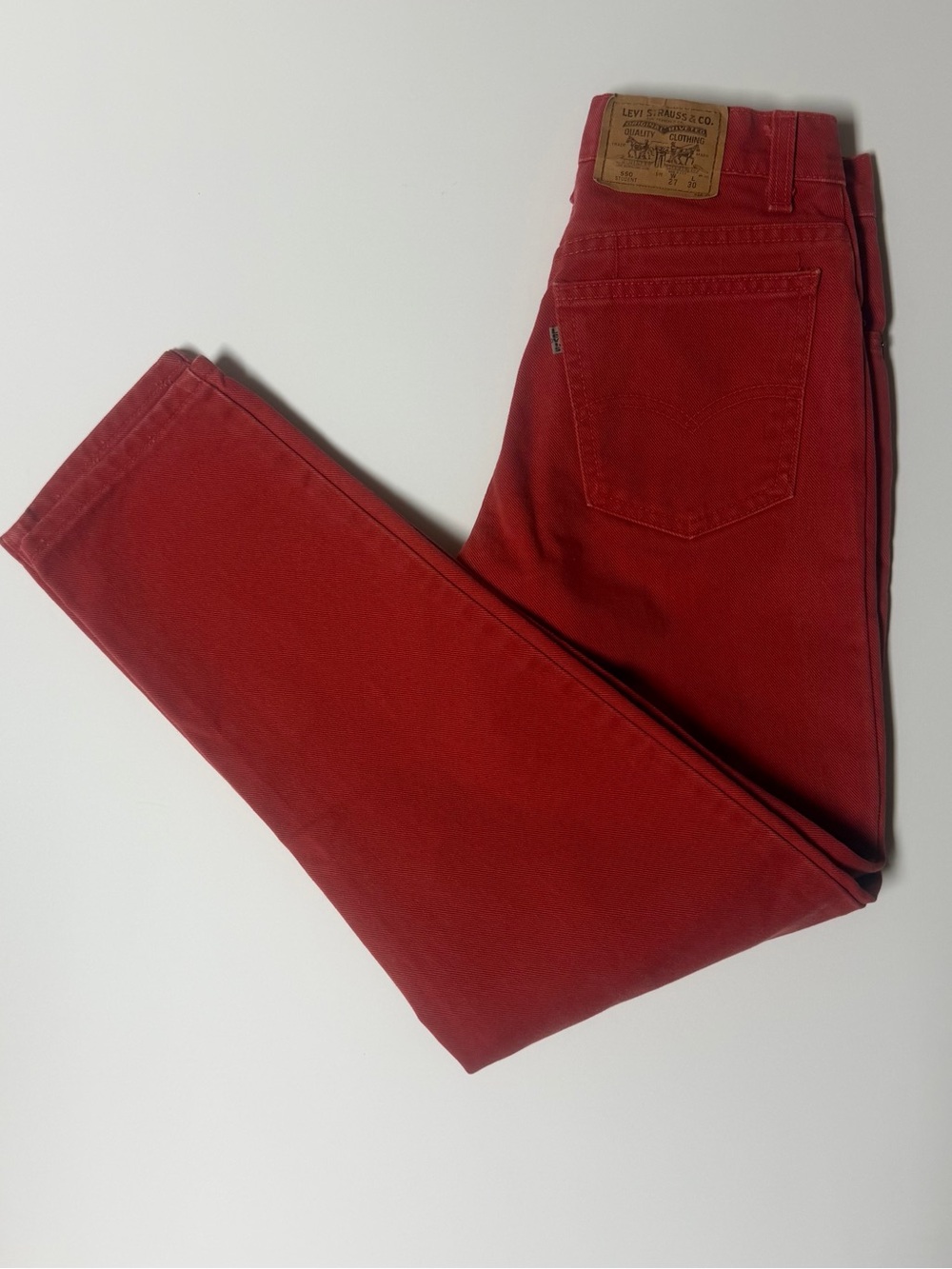 VTG Levi's 550 Student Red Relaxed Tapered Leg Jeans Tag 27 x 30 Measures 26x29